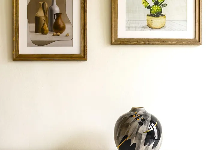 Hostly-keith Haring Vista House *